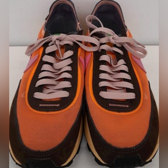 Nike Waffle One "Active Fuchsia" Sneakers Size 8 Like New MSRP 100  - Picture 3 of 7